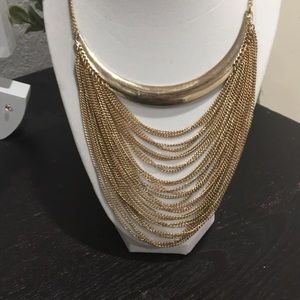 🖤 Gold neck statement